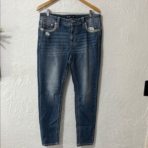 Miss Me Blue Denim Jeans with Contrast Stitching
Hailey Skinny
34 waist